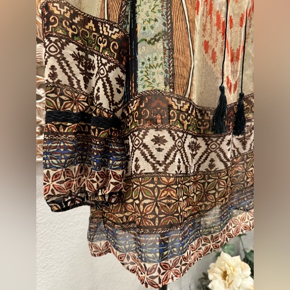 Olive Hill Lightweight Flowy Boho Shirt w/Tassel Tie Front- size S - Picture 6 of 9